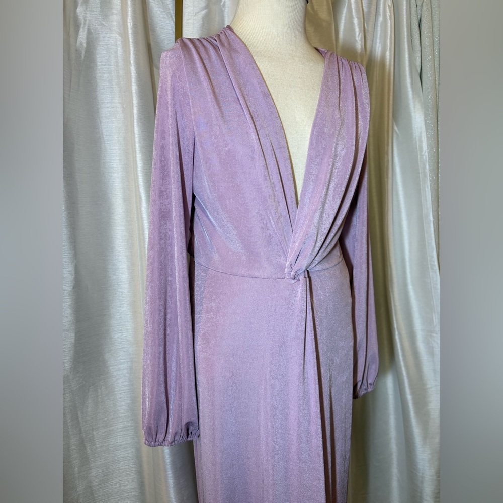 Elegant Lilac Long-Sleeve Draped Evening Dress - Picture 13 of 16